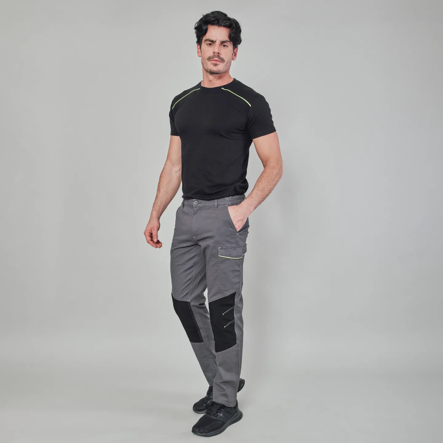 Pantalone Zurigo Tech indossato